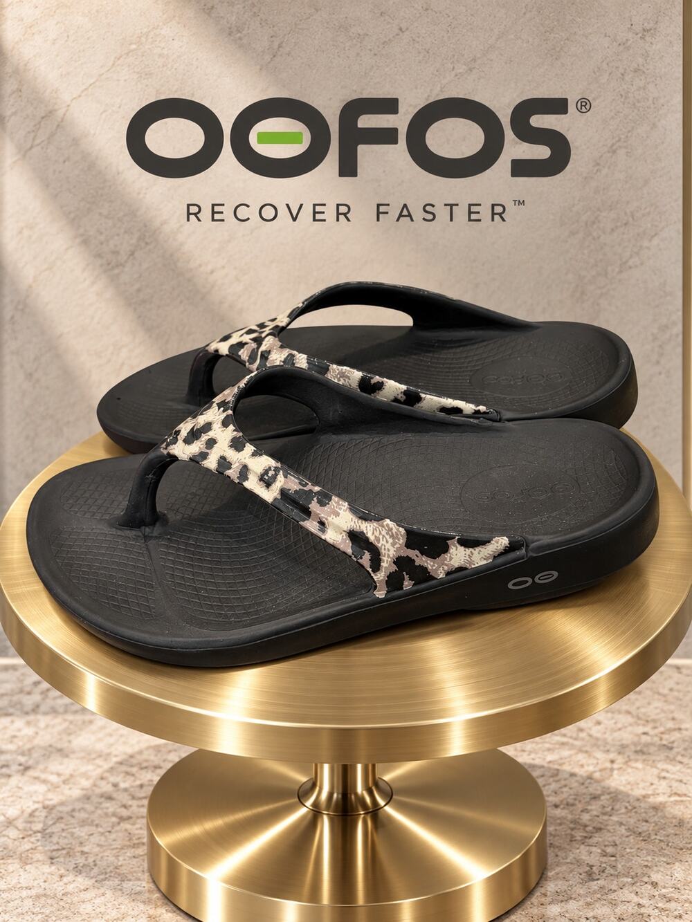 OOFOS OOlala Luxe Floral Leopard Recovery Thong Sandals US 7 EU 38